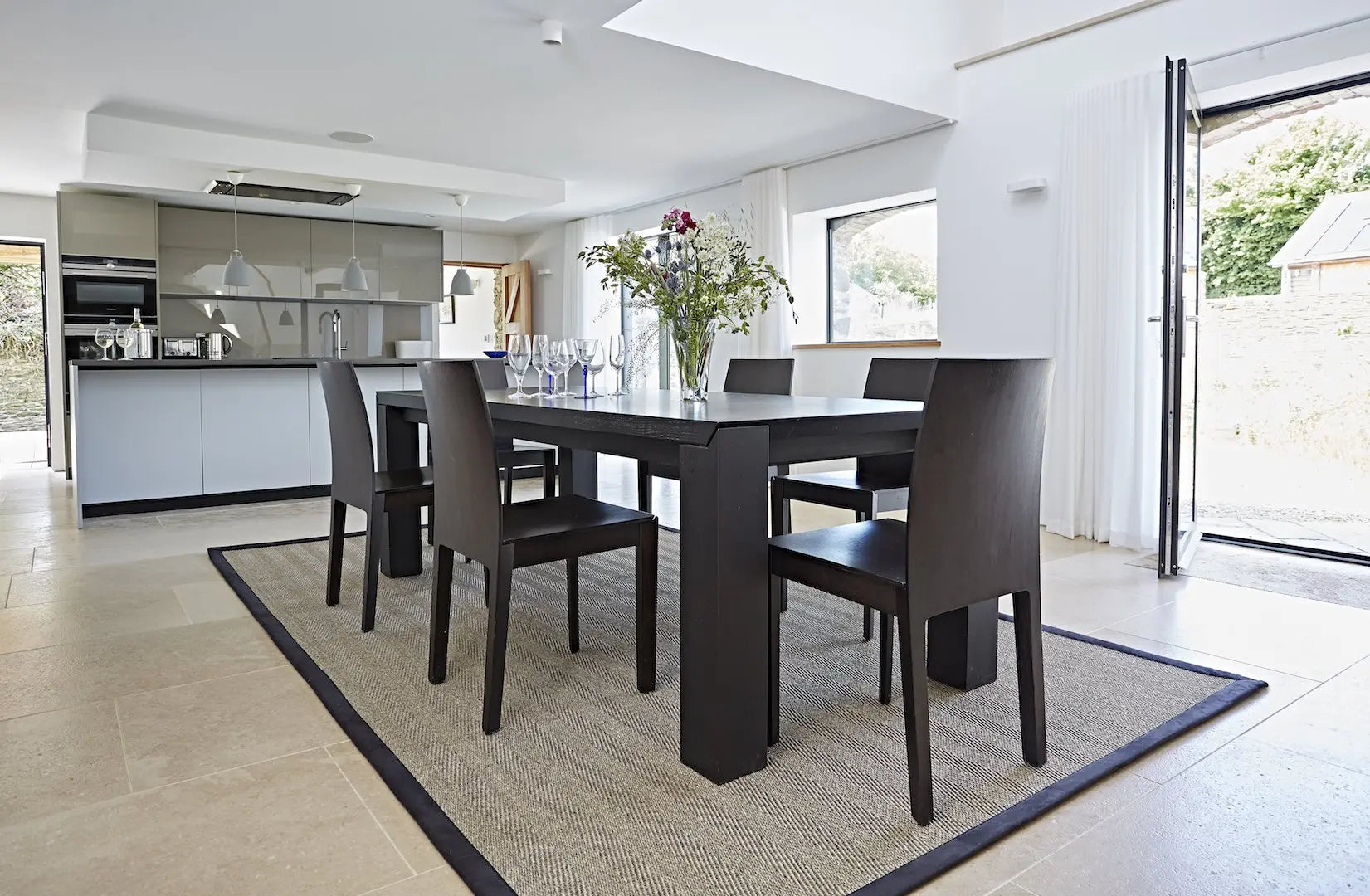 How to Choose the Best Carpet for Your Home: A Guide for UK Homeowners - Sutton Carpets